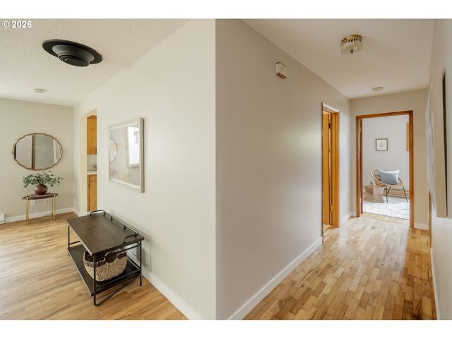 11826 Se HAROLD St, Portland, OR 97266