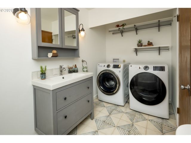 11826 Se HAROLD St, Portland, OR 97266