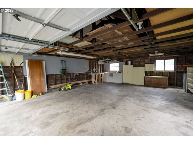 11826 Se HAROLD St, Portland, OR 97266