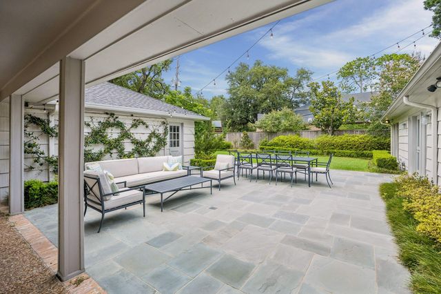 6123 Riverview Way, Houston, TX 77057
