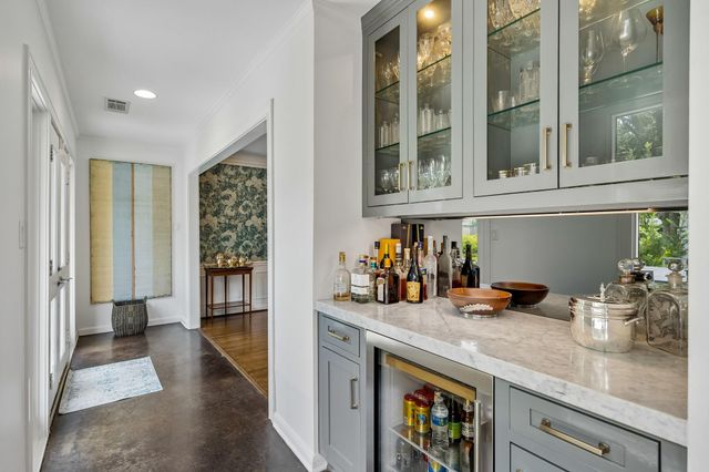 6123 Riverview Way, Houston, TX 77057