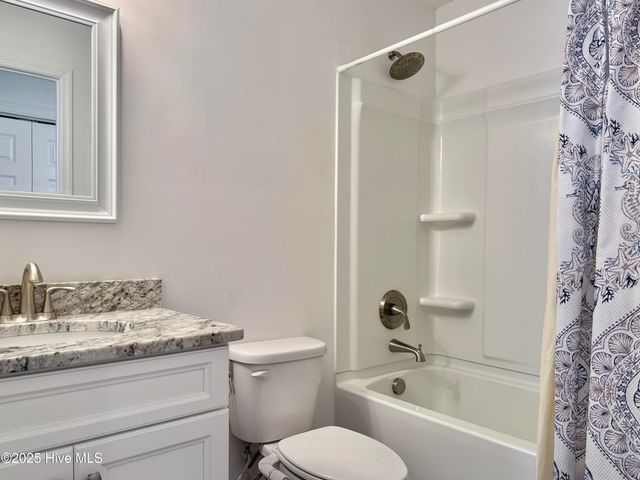 7162 Windward Drive, New Bern, NC 28560
