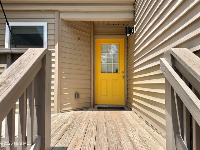 7162 Windward Drive, New Bern, NC 28560