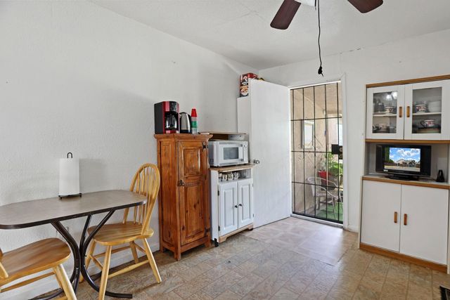 2337 E Alpine Ave, Stockton, CA 95205