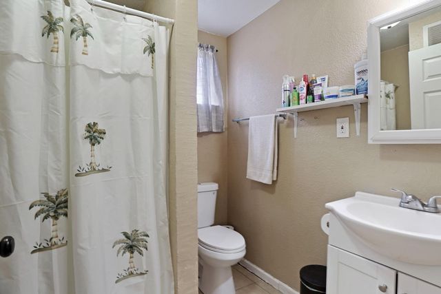 2337 E Alpine Ave, Stockton, CA 95205