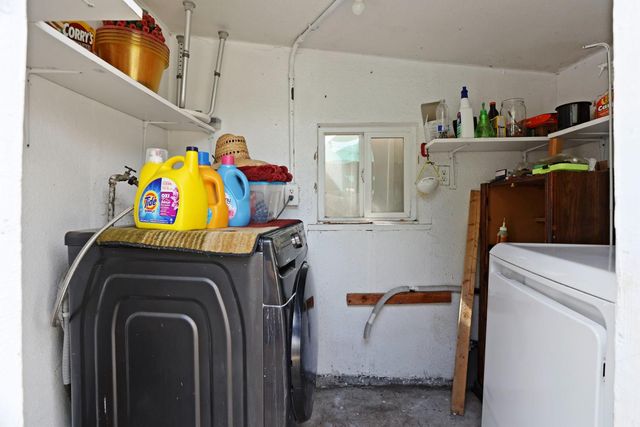 2337 E Alpine Ave, Stockton, CA 95205