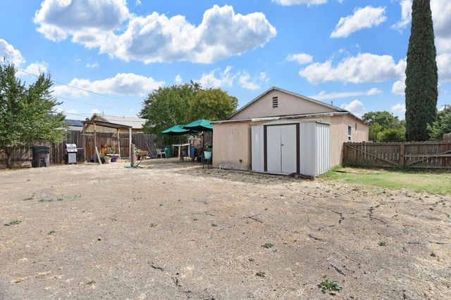 2337 E Alpine Ave, Stockton, CA 95205