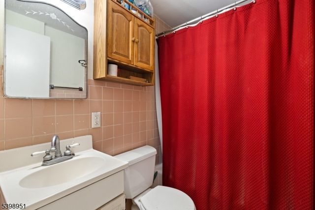 55 Insley Ave, Rutherford Boro, NJ 07070