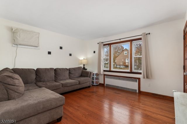 55 Insley Ave, Rutherford Boro, NJ 07070