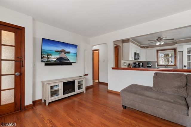 55 Insley Ave, Rutherford Boro, NJ 07070