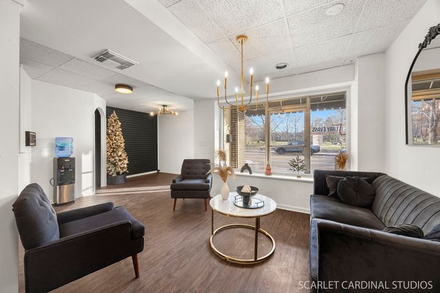 210 N Main Street, Wheaton, IL 60187