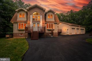2173 TUSCARORA DR, Pocono Lake, PA 18347