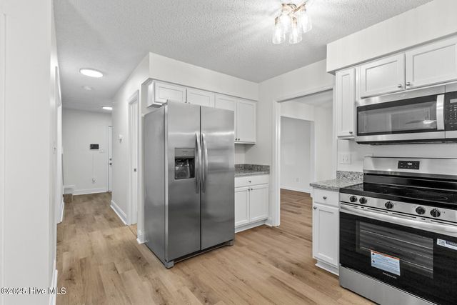 2210 Timberbrook Lane, Midway Park, NC 28544