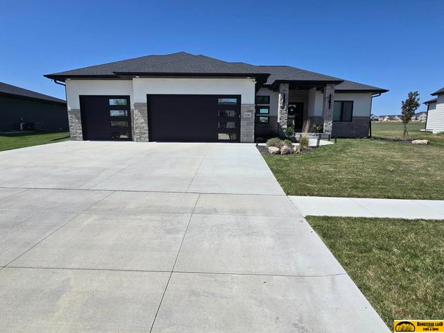 3540 Tree Line Drive, Lincoln, NE 68516