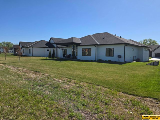 3540 Tree Line Drive, Lincoln, NE 68516