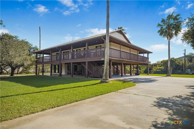 1401 W Main Street, Port O'connor, TX 77982