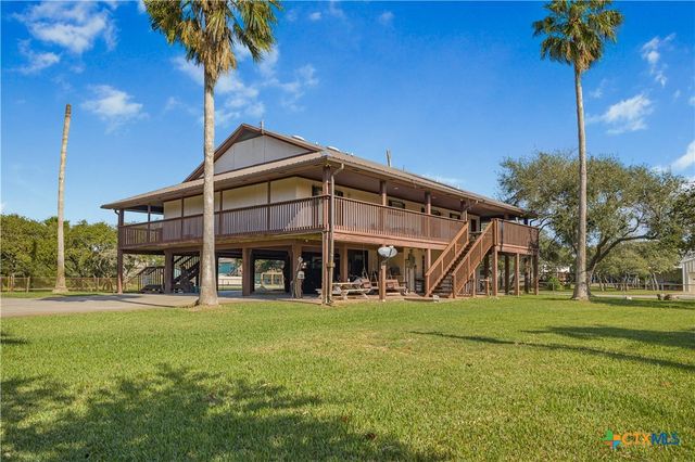 1401 W Main Street, Port O'connor, TX 77982