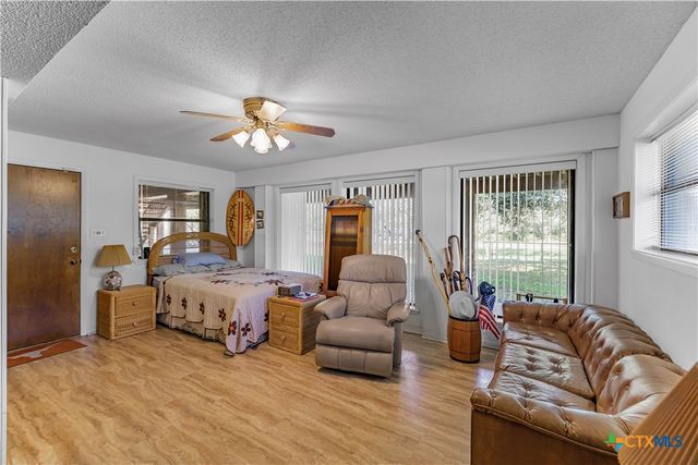 1401 W Main Street, Port O'connor, TX 77982