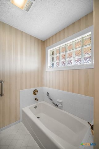 1401 W Main Street, Port O'connor, TX 77982