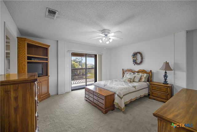 1401 W Main Street, Port O'connor, TX 77982