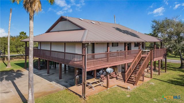 1401 W Main Street, Port O'connor, TX 77982