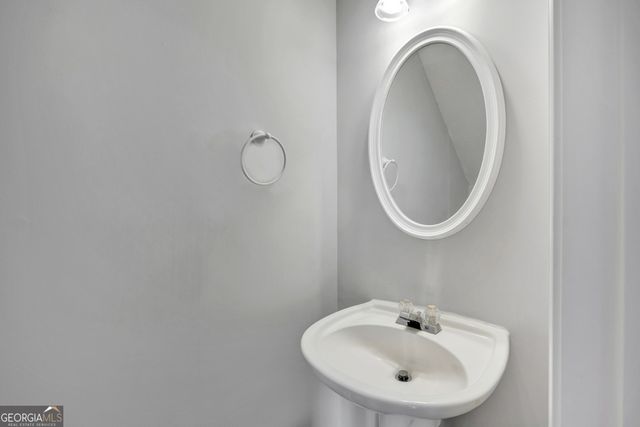 4147 Howell Park Road, Duluth, GA 30096