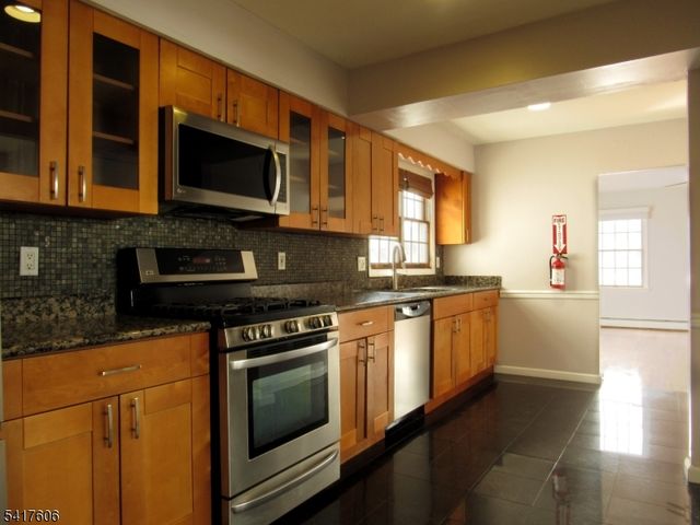 132 Oak St 2, Rahway City, NJ 07065