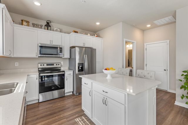 9536 Capstone Court, West Des Moines, IA 50266