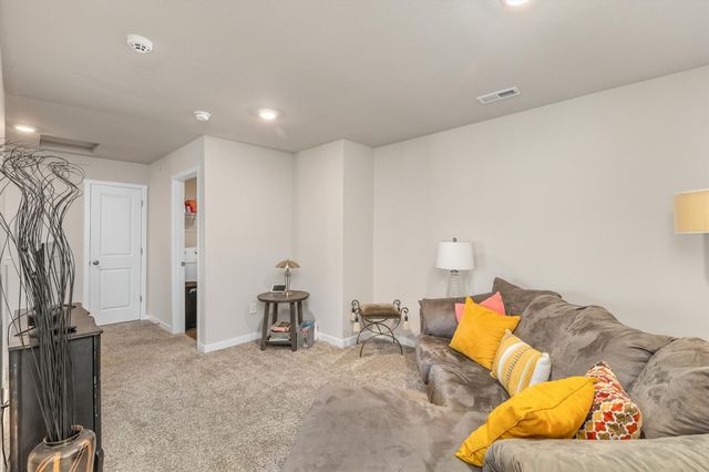 9536 Capstone Court, West Des Moines, IA 50266