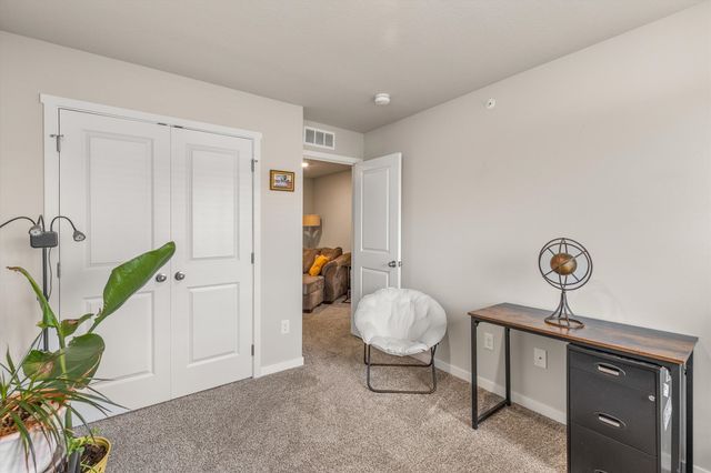 9536 Capstone Court, West Des Moines, IA 50266