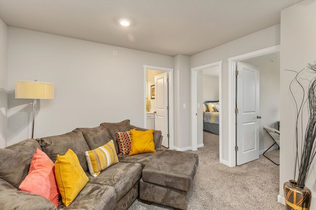 9536 Capstone Court, West Des Moines, IA 50266