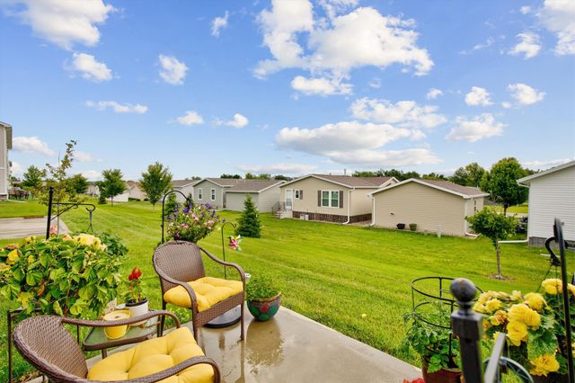 9536 Capstone Court, West Des Moines, IA 50266
