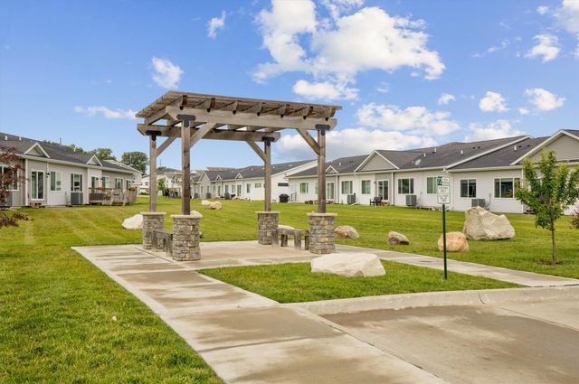 9536 Capstone Court, West Des Moines, IA 50266