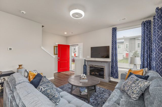 9536 Capstone Court, West Des Moines, IA 50266