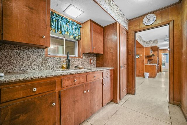 638 Retama Ave, Taft, TX 78390