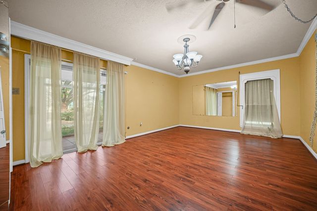 638 Retama Ave, Taft, TX 78390