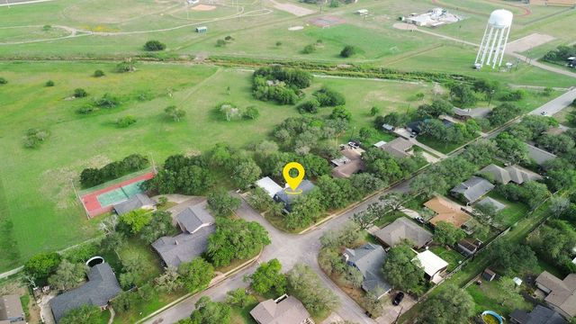 638 Retama Ave, Taft, TX 78390