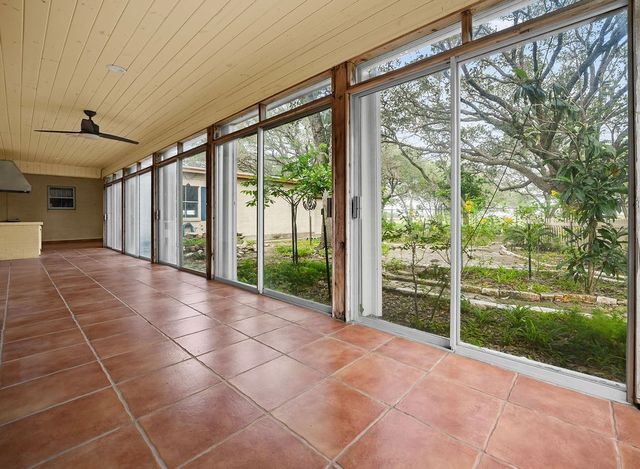 638 Retama Ave, Taft, TX 78390