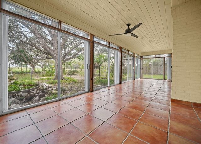 638 Retama Ave, Taft, TX 78390