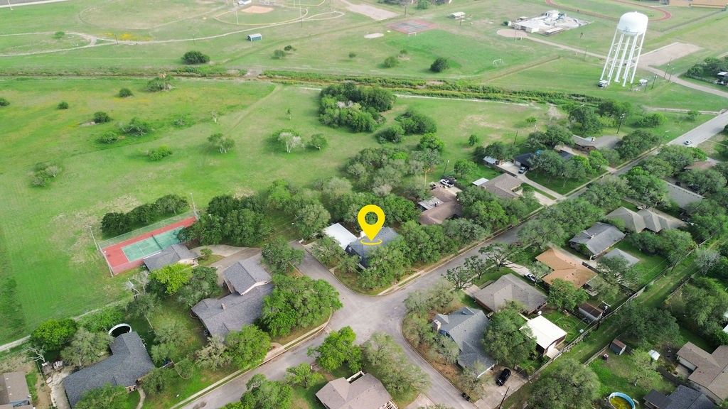 638 Retama Ave, Taft, TX 78390 — photo 3