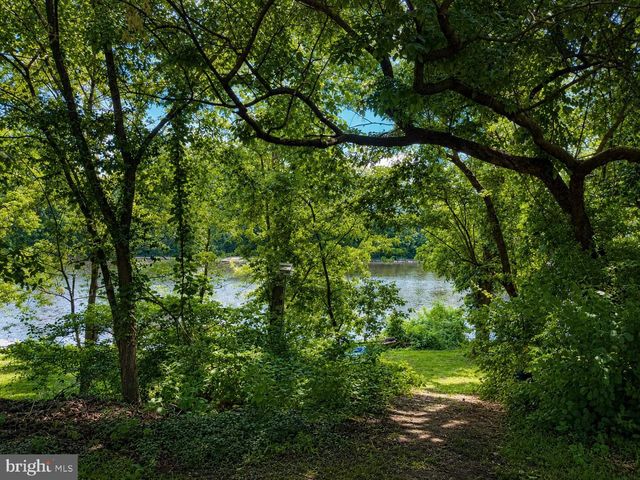 189 RIVER RD, Washington Crossing, PA 18977