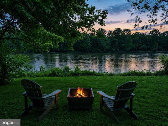 189 RIVER RD, Washington Crossing, PA 18977