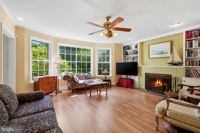 189 RIVER RD, Washington Crossing, PA 18977