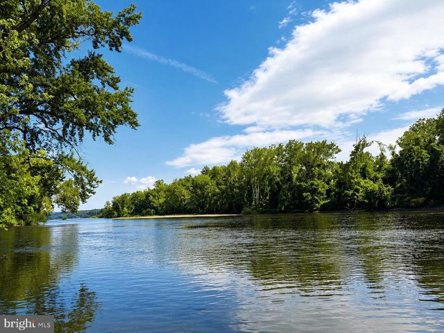 189 RIVER RD, Washington Crossing, PA 18977