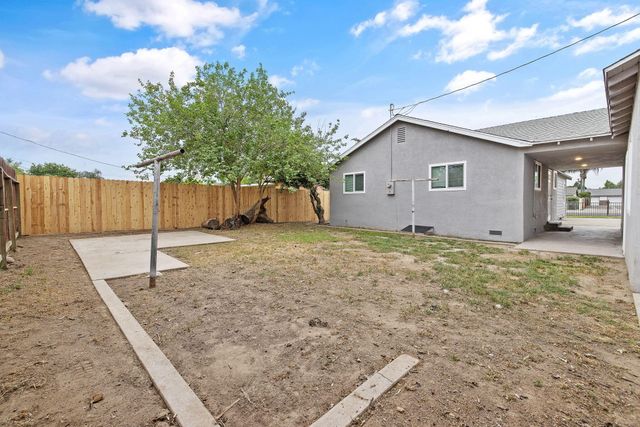 316 S D Street, Tulare, CA 93274