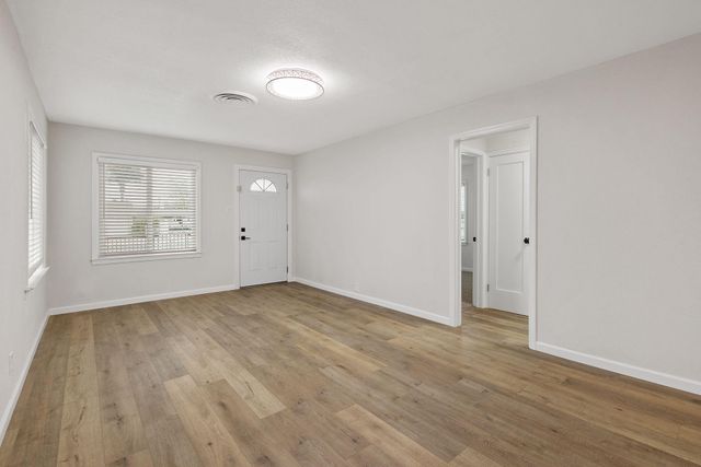 316 S D Street, Tulare, CA 93274