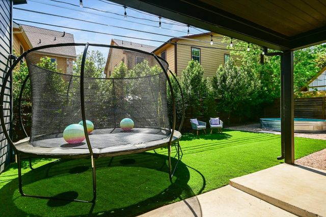 2011 Arpdale ST, Austin, TX 78704