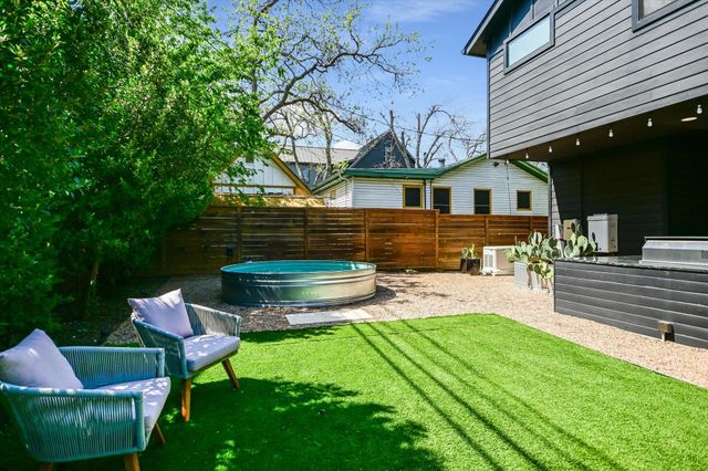 2011 Arpdale ST, Austin, TX 78704