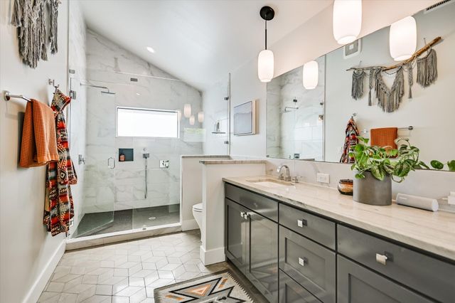 2011 Arpdale ST, Austin, TX 78704