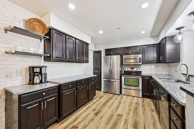 1605 Hillsboro Avenue, Golden Valley, MN 55427